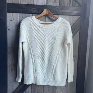 American Eagle Outfitters cream knit sweater size medium